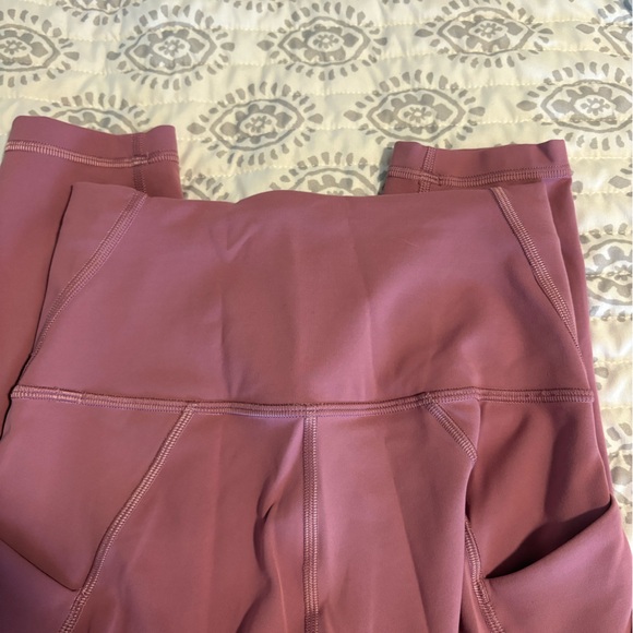 Lululemon Wunder Train Leggings - Picture 6 of 6